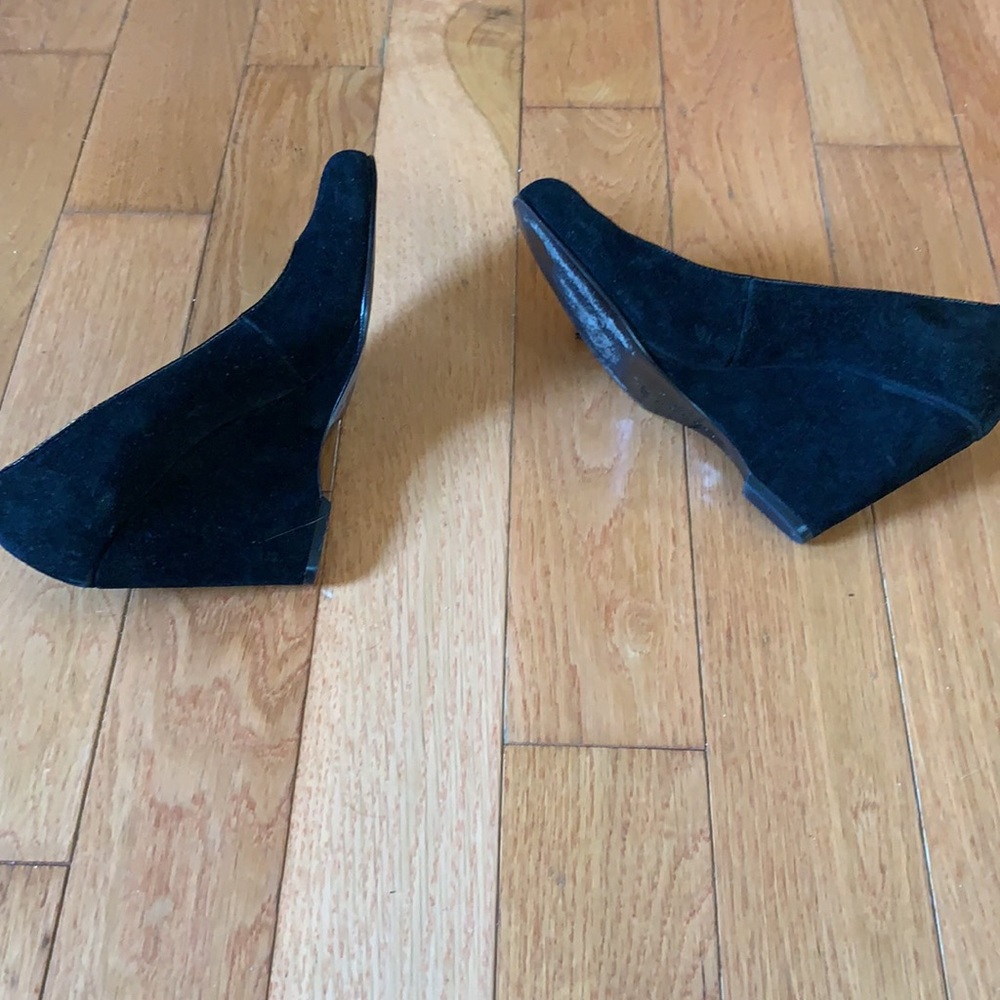 Shoes - Picture 5 of 6
